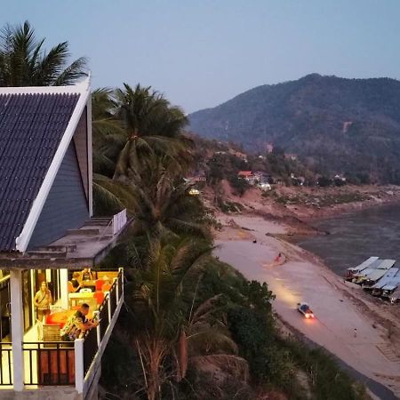 Inn Riverside Hostel Pb Pakbeng Exterior photo
