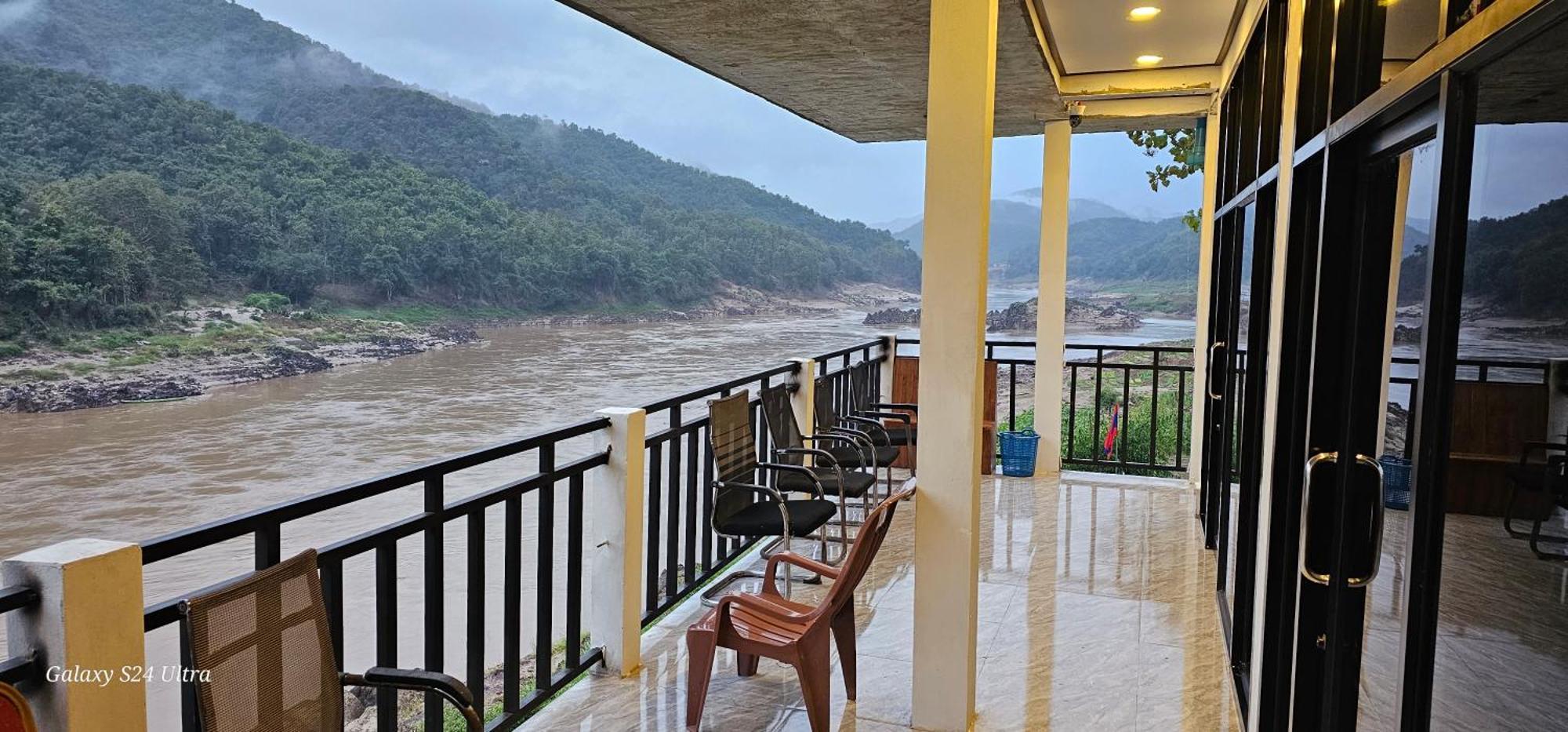 Inn Riverside Hostel Pb Pakbeng Exterior photo