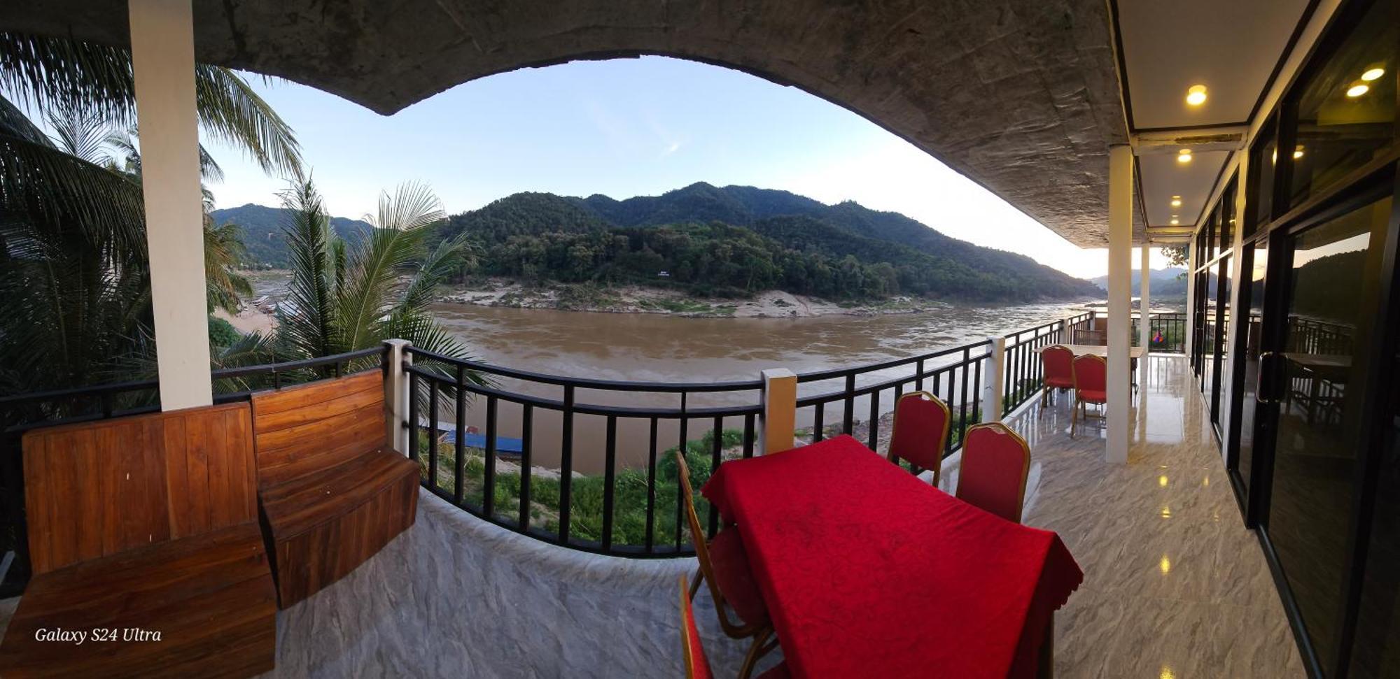 Inn Riverside Hostel Pb Pakbeng Exterior photo