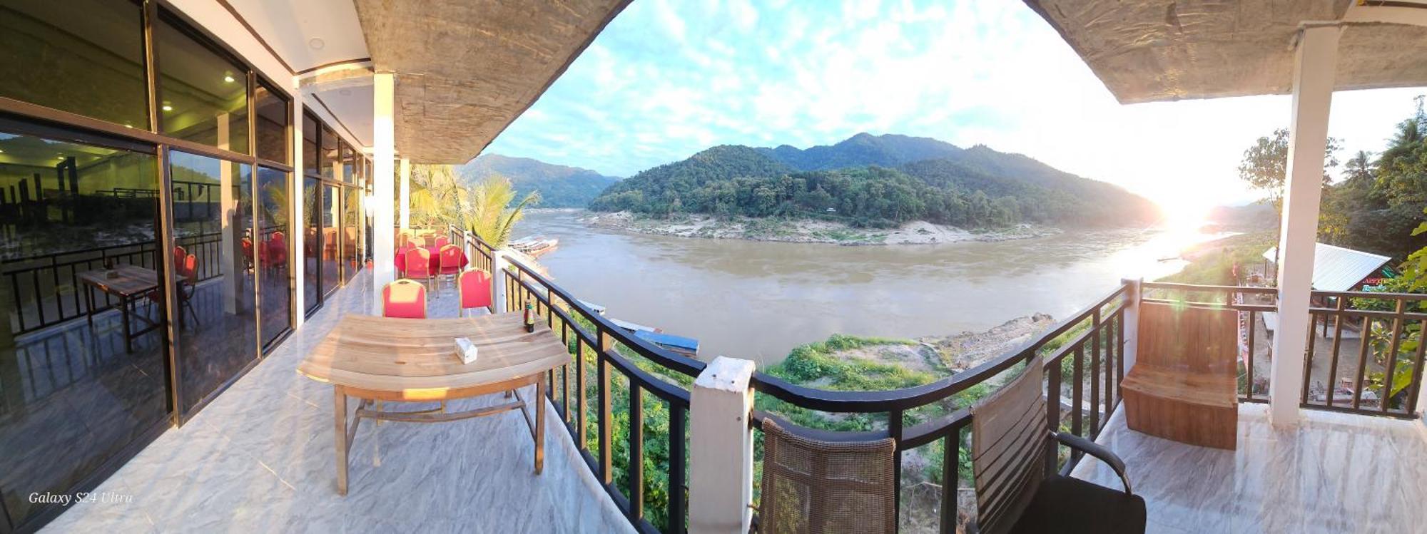 Inn Riverside Hostel Pb Pakbeng Exterior photo