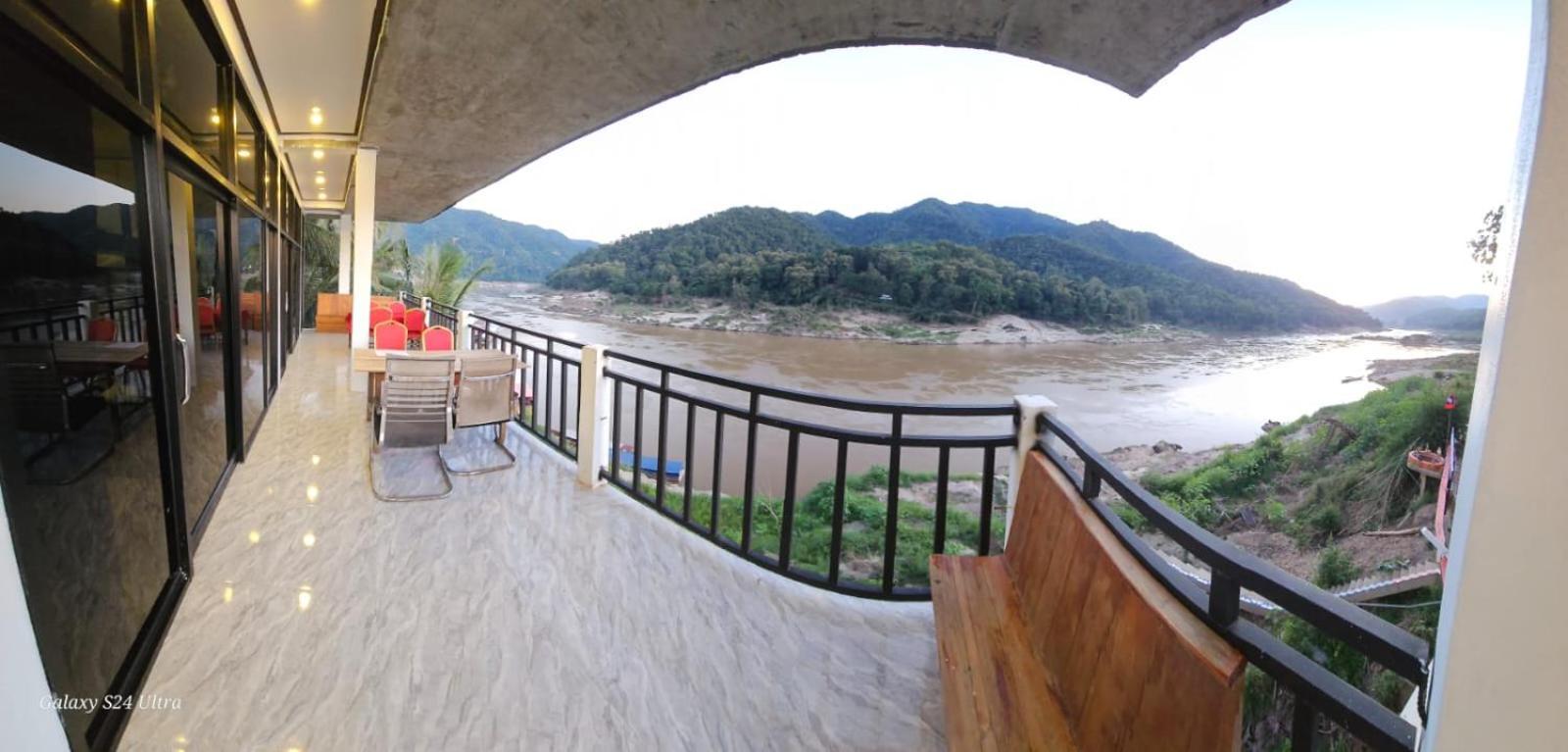 Inn Riverside Hostel Pb Pakbeng Exterior photo